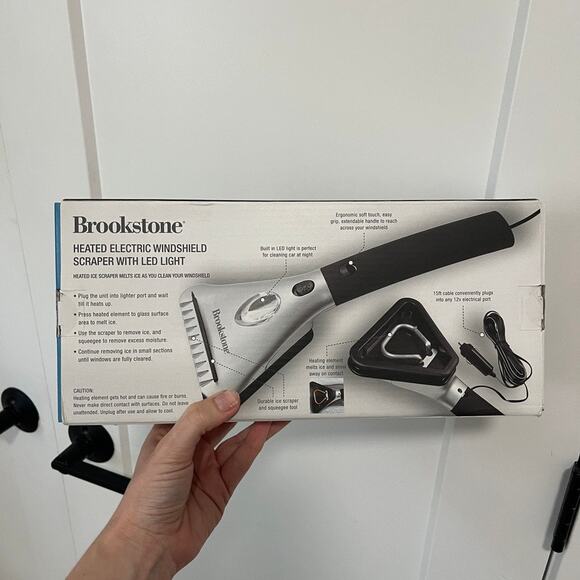 NEW Brookstone Heated Electric Windshield Scraper - Picture 3 of 3